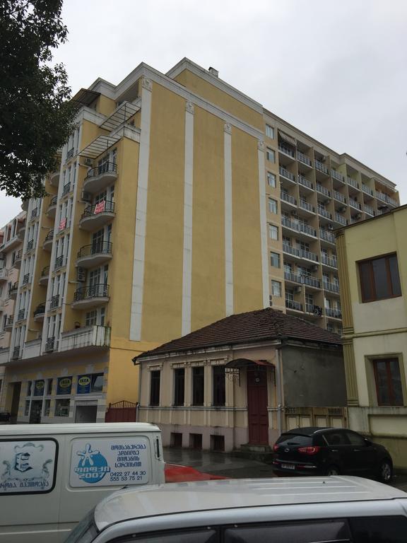 Apartment Pshavela 16 Батумі Екстер'єр фото